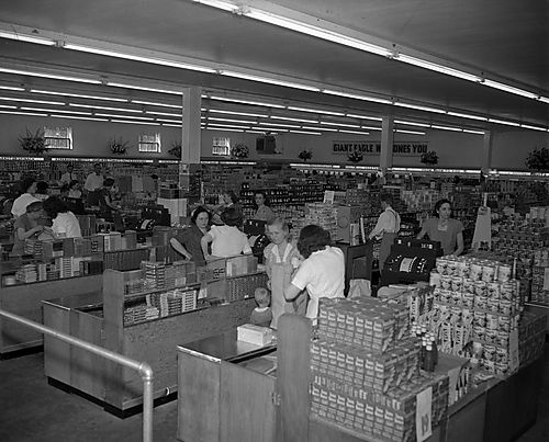 Giant Eagle Grocery Store