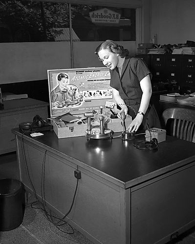 Gilbert U-238 Atomic Energy Lab