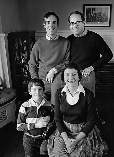 Early gubernatorial campaign photograph of Dick and Ginny Thornburgh with sons, Peter and Bill