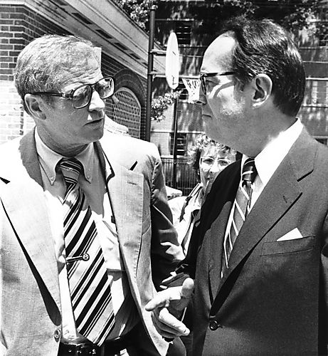 Thornburgh and New Jersey Governor Byrne in discussion
