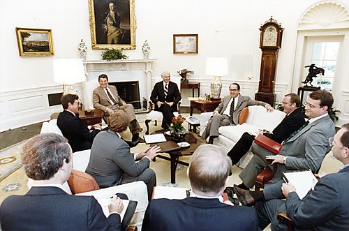 Informal meeting in the Oval Office with President Reagan and others