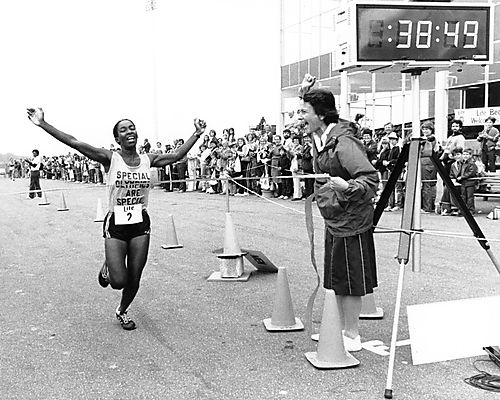 Ginny Thornburgh cheering Loretta Claiborne to victory at Special Olympics Governor's Cup Run