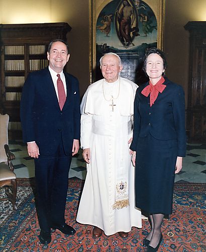 Pope John Paul II with Attorney General and Ginny Thornburgh