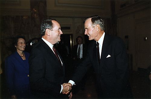 Thornburgh and President Bush shaking hands at campaign fundraiser, Pittsburgh