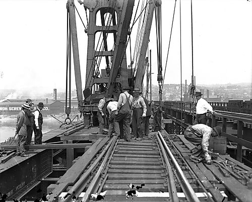 Construction on the Ohio Connecting Railway Bridge
