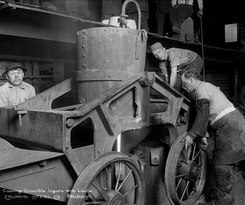 Casing Crucible Ingots with Ladle