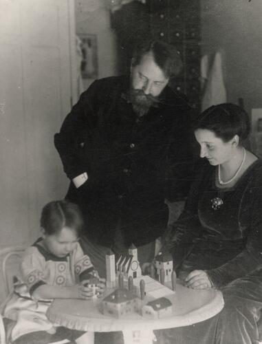 Arthur Schnitzler, Olga Schnitzler, and Heinrich Schnitzler