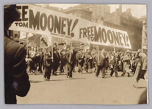 Photograph of a Demonstration to "Free Tom Mooney"