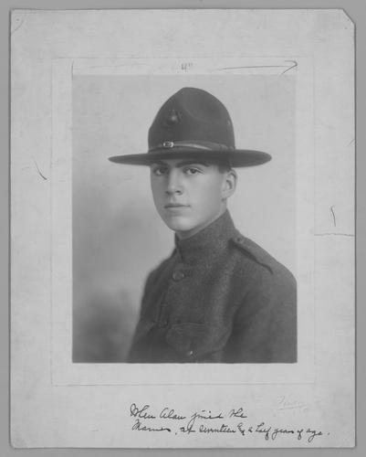 Alan Rinehart portrait in U.S. Marine Corps uniform