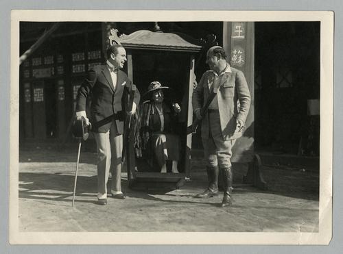 Mary Roberts Rinehart in Hollywood with DeMille brothers and Douglas Fairbanks