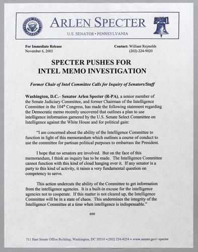 Specter pushes for intel memo investigation
