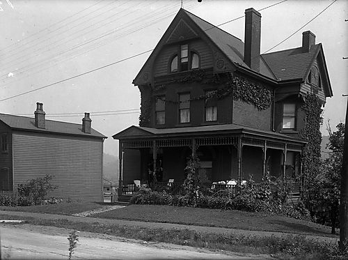 House on Washington Boulevard