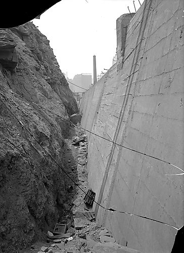 Bigelow Boulevard Wall