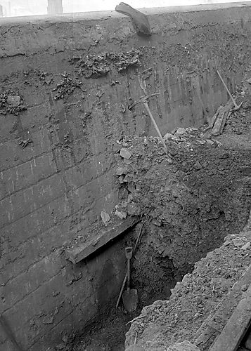 Bigelow Boulevard Wall