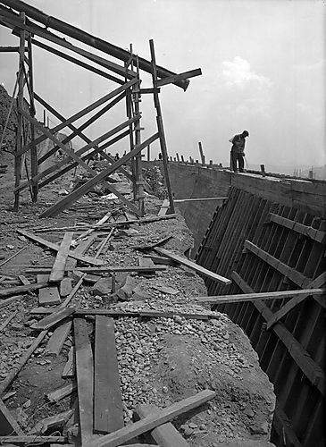 Boulevard of the Allies Wall Construction