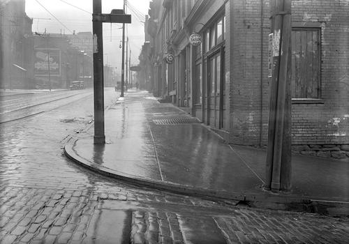 Center Avenue and Fullerton Avenue