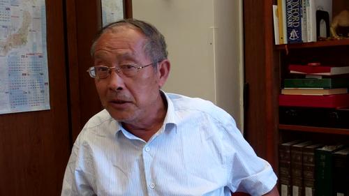 "Fight to get mother back, and help father run away."