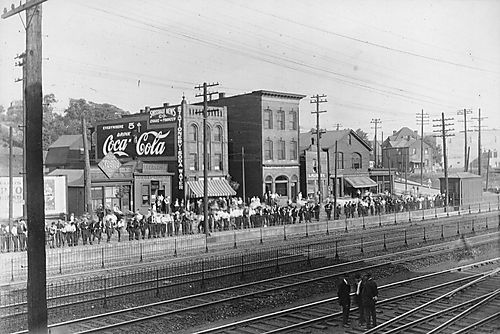 Pickets On Edgewood Avenue
