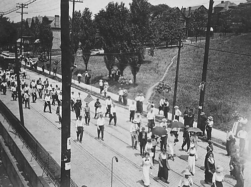 Parade on Edgewood Avenue