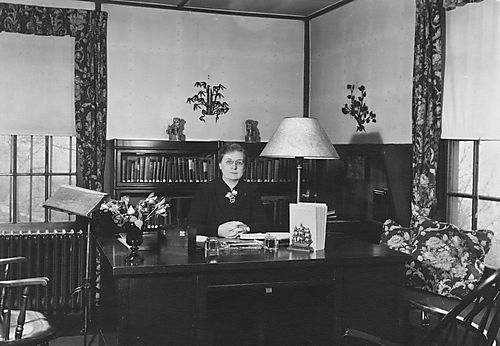 Thyrsa Wealhtheow Amos