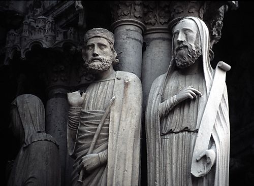 Outer column statues-right