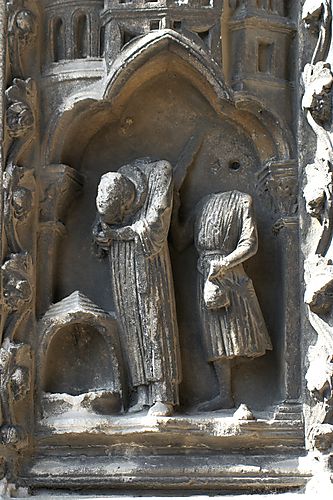 East Face 6. Chéron carrying his head (?)