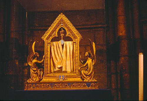 Veil or Tunic (’camisia’) of the Virgin