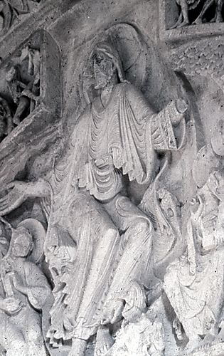 Central portal of the Nave: Tympanum-Christ Figure