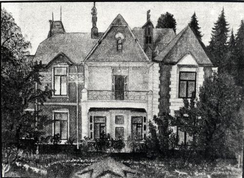 [Stalin's dacha in Zubalovo]