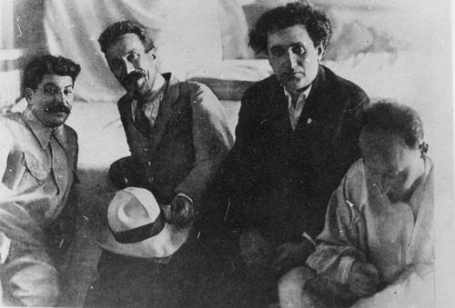 [Stalin, A. Rykov, G. Zinov'ev, F. Dzerzhnskii in Moscow]