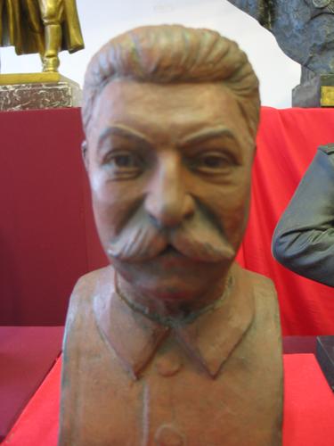 [Bust. I. V. Stalin]